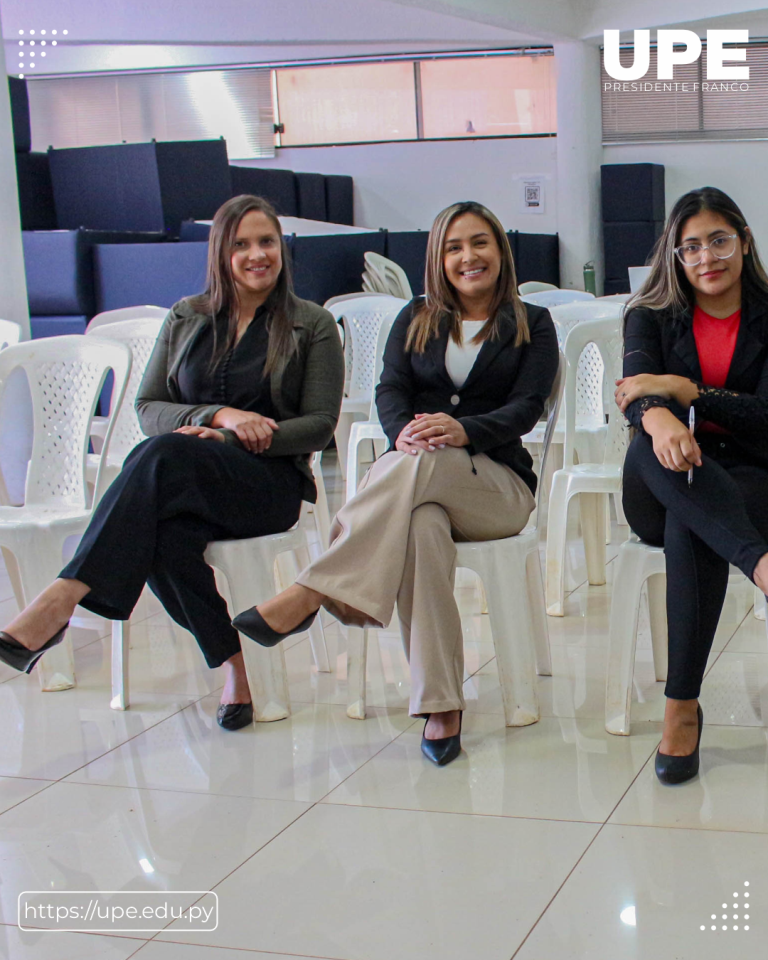 Estudiantes de Derecho rinden Examen de Oratoria